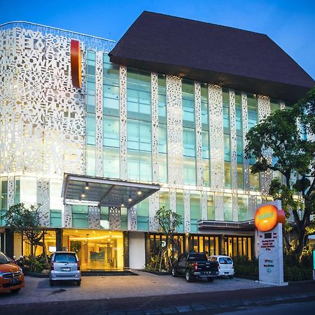 Harris Hotel Raya Кута Екстер'єр фото