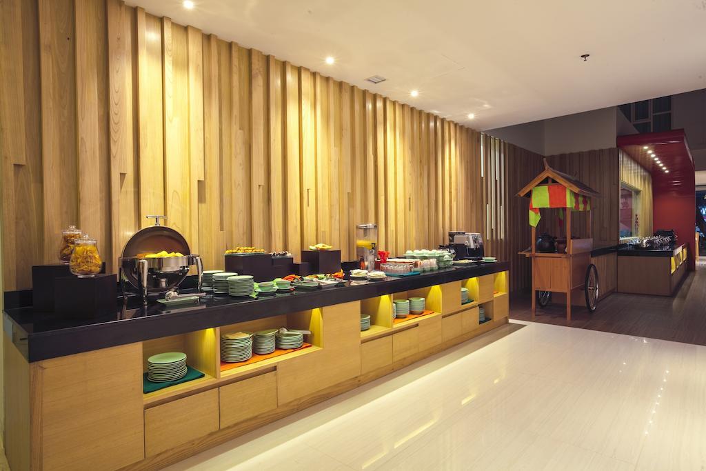 Harris Hotel Raya Кута Екстер'єр фото