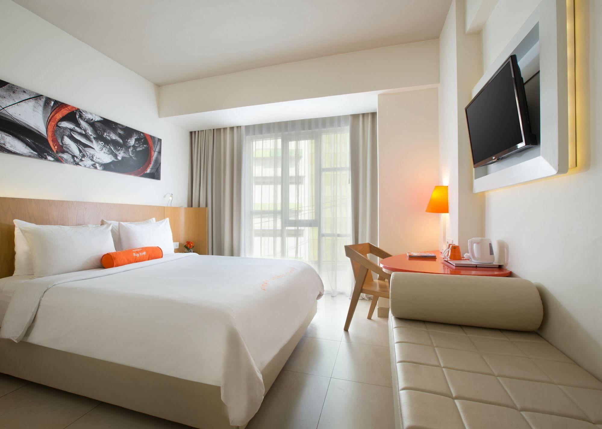 Harris Hotel Raya Кута Екстер'єр фото